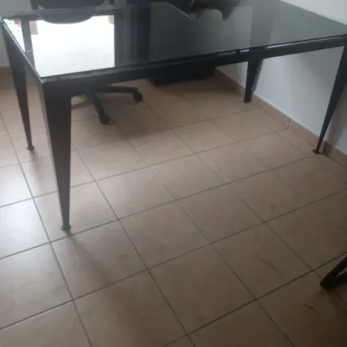 Vendo mesa tipo escritório  executivo. 