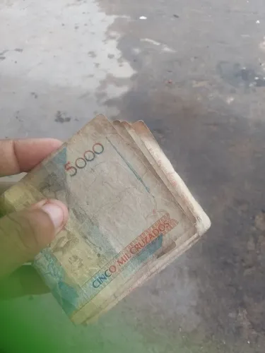 Vendo dinheiro antigo pra colecionador