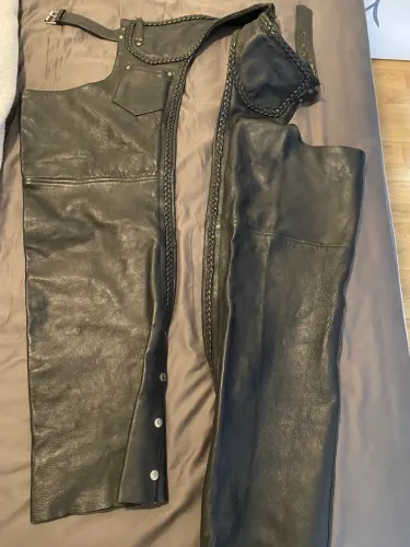 Chaparreira em couro muito grosso