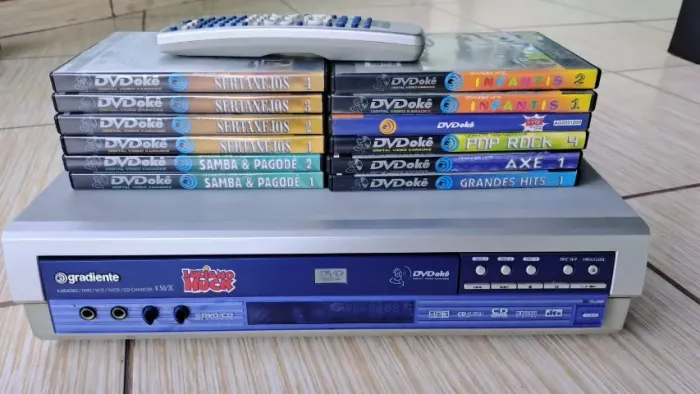 raridade: dvdoke gradiente k50/3 novíssimo com 12 dvds, controle, unico dono,, pouco usado