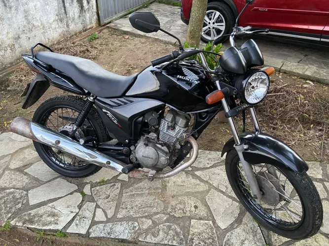 Honda CG Fan Esi 150 - Bem conservada!
