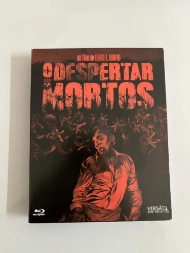 Blu-ray O Despertar dos Mortos - Edição Definitiva Limitada (Blu-ray + DVD) - Versátil - O