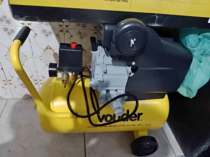Compressor Vonder 21L 220V 2HP Semi Novo com Nota Fiscal