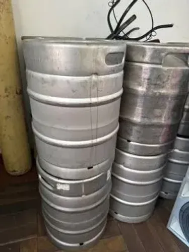 Barril de chopp Heineken vazio