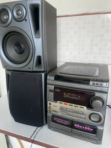 Rádio Aiwa 3 CDS ! Funcionando