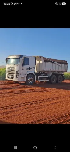 Caminhão caçamba 24280