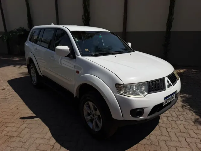 Mitsubishi Pajero Dakar 3.2 4X4 T.i. Dies. 5P Mec. 2013