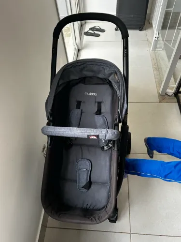 Carrinho de Bebe Moises Bebe Conforto e Base Kiddo Trek cinza