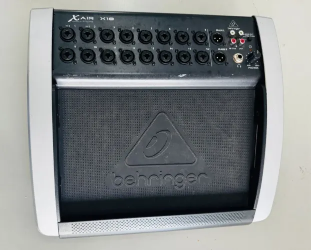 Mesa de Som Digital Behringer X-Air X18 - 18 Canais, Pré-amplificadores MIDAS e Wi-Fi