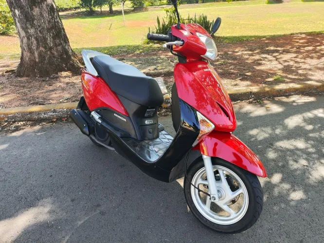 Apenas 10 mil kms Honda lead
