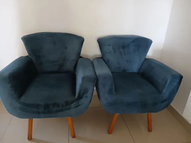 Cadeiras tipo poltronas