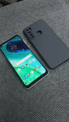 Moto G8