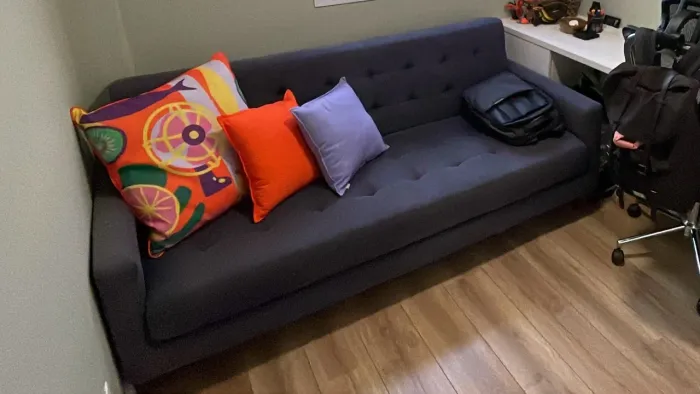 OFERTA! Sofá-Cama 3 Lugares com baú espaçoso: Conforto e Praticidade