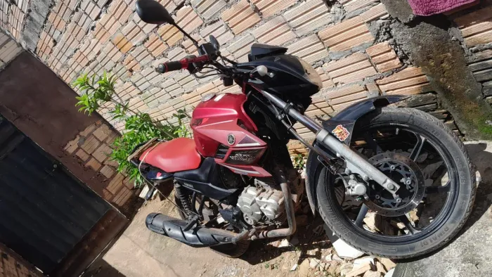 Vendo fazer 150 em dias troco por carro ou moto de menor valor e cilindrada