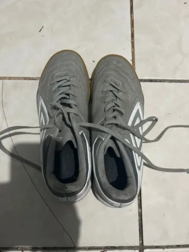 Tênis de futsal, umbro original