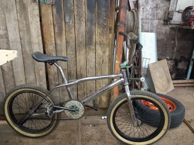 Vendo bmx old School piston Bully