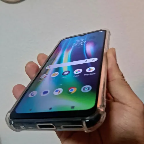 Moto g9 com carregador, capinha e película 