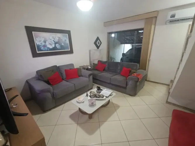 Ms Vendo linda casa em Castanhal 