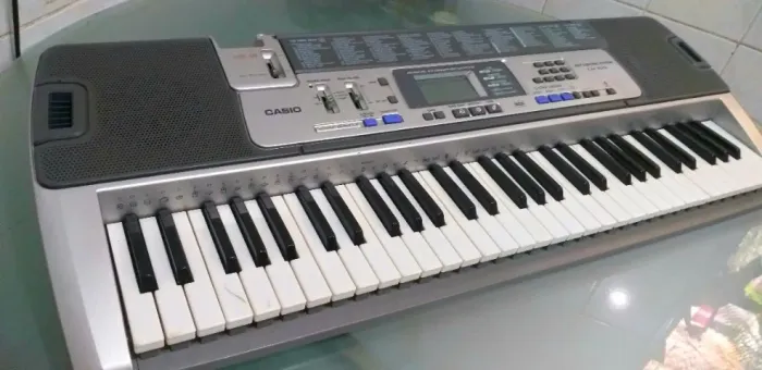 TECLADO CASIO LK-100