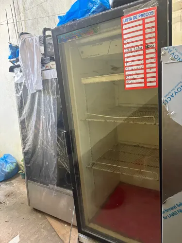 Freezer vertical expositor