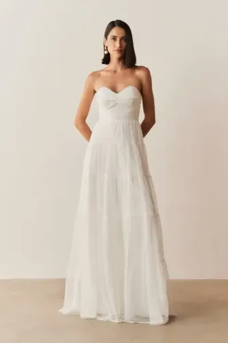 Vestido Longo Sem Alça de Tule com Poá, Busto Torcido e Saia de Marias - Deli Off White