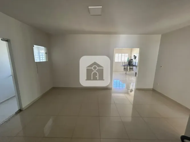 Casa para locação no bairro Martins