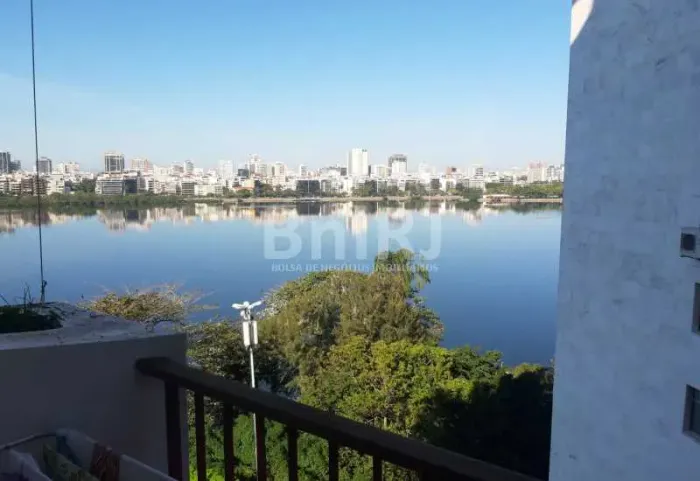 Apartamento Lagoa com Vista - 2 Quartos, Suíte e 2 Varandas