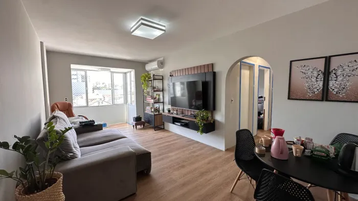 Alugo quarto próximo ao Angeloni