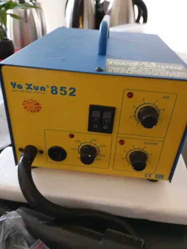 Estação de solda Ya xun.