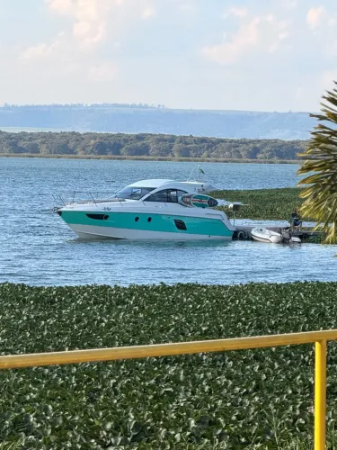 Lancha beneteau