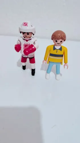Bonecos Playmobil personagens jeueur Hocke Glace e Man Dan .