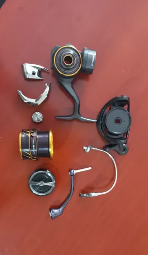 Peças e Corpo Molinete Daiwa Caldia original 