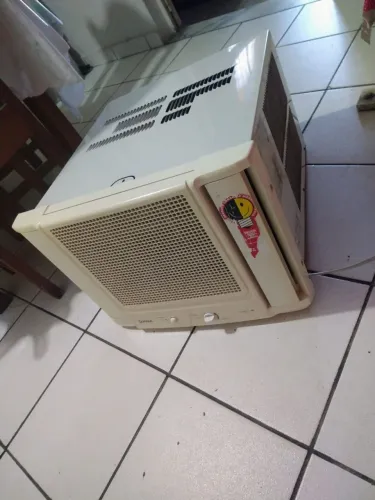 Ar condicionado Consul, 7500 BTUs, gela bem, já está lavado 