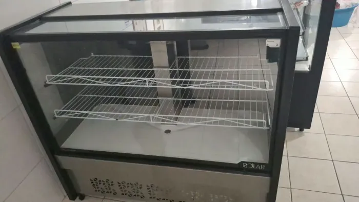 EXPOSITOR DE TORTA GELADA