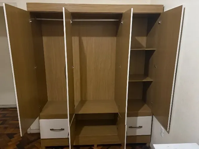Guarda roupa medio