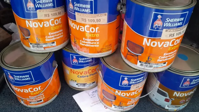 Tinta acrílica pra parede