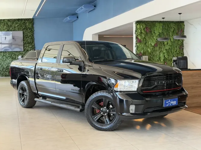 Ram Classic Laramie 5.7 V8 16V Gasolina 4X4 Aut. 2023