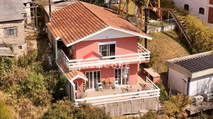 Casa em Rua Ondina - Vila Cristina - Campos do Jordão/SP