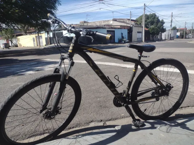 Bicicleta aro 29 ROCKER A1 21 velocidades. Pra retirar.