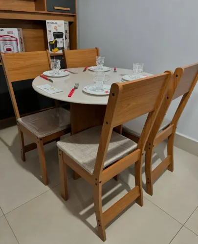 Mesa Alice redonda com 4 cadeiras 