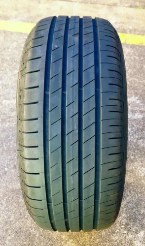 Pneu Goodyear Eagle Touring 205 50 aro 17