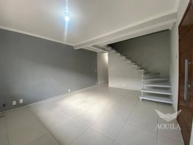 SOBRADO 180M² - 4 DORMITÓRIOS - 1 SUÍTE - VARANDA - QUINTAL - 4 VAGAS - ZONA OESTE - SOROC