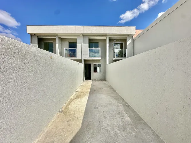 Casa com 2 Quartos à Venda, 100m²