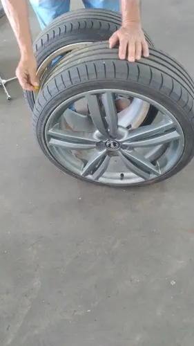Roda e pneu aro 20 furacão 4x100