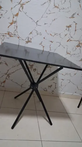 mesa de mármore quadrada