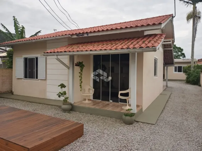 Casas no bairro Palmas, em Governador Celso Ramos - SC