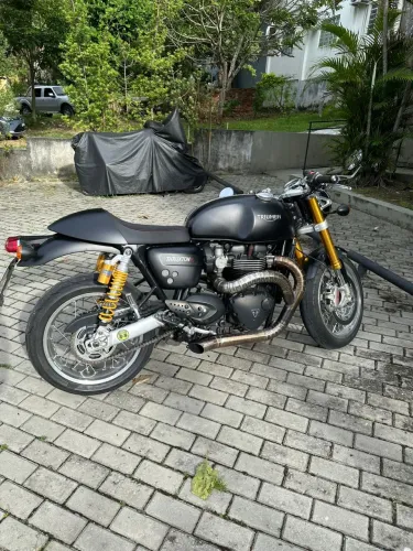 Vende se moto Triumph