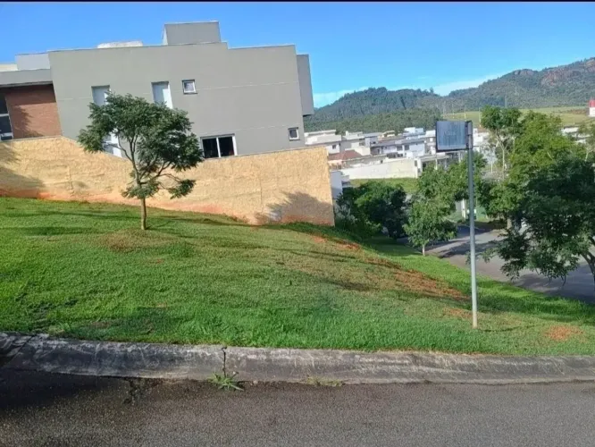Condomínio Vale das Águas Terreno com 510 m2, ótima topografia, com Preço de OCASIÃO!
