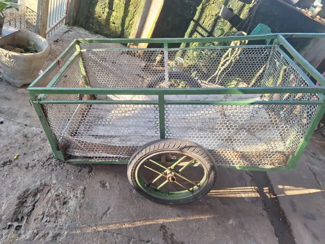 Carrinho para jardinagem ou reciclagem
