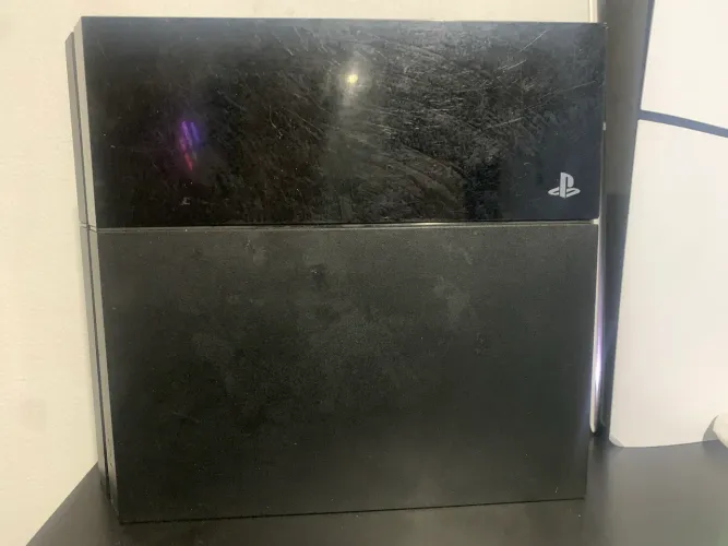 Playstation 4 2TB + Controle Condicionado